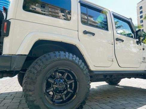 Used 2016 Jeep Wrangler Unlimited Rubicon AWD/4WD image 30