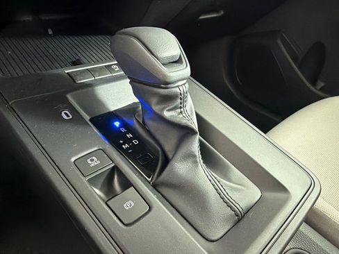 Used 2026 Toyota Corolla Cross L image 30