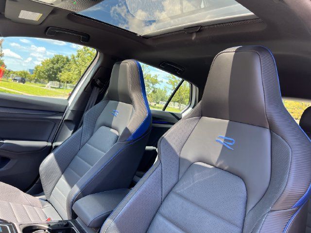 Used 2024 Volkswagen Golf R AWD/4WD image 17