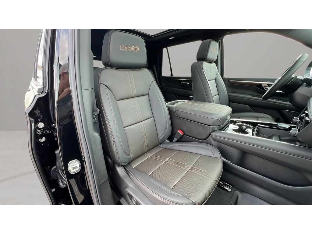 New 2026 Chevrolet Tahoe High Country AWD/4WD image 32