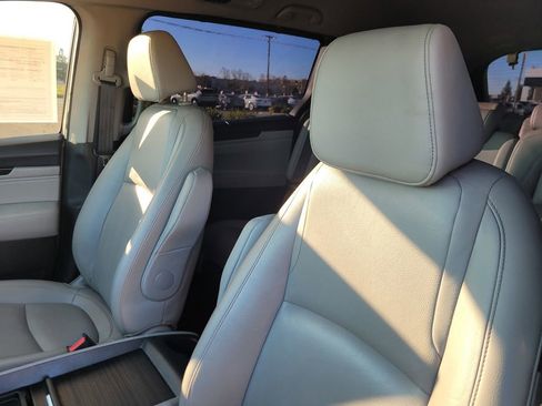 Used 2023 Honda Odyssey Touring image 17