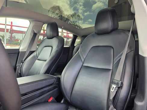 Used 2021 Tesla Model Y Long Range AWD/4WD image 22