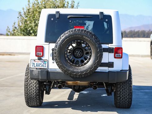 Used 2015 Jeep Wrangler Unlimited Sahara AWD/4WD image 6