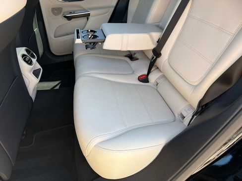 Used 2026 Mercedes-Benz GLC 300 4MATIC image 13