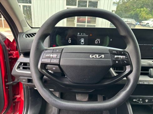 Used 2025 Kia K4 LXS image 14