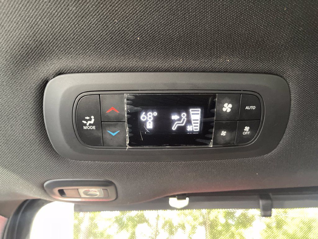 Used 2022 Chrysler Pacifica Limited w/ S Appearance Package FWD image 36