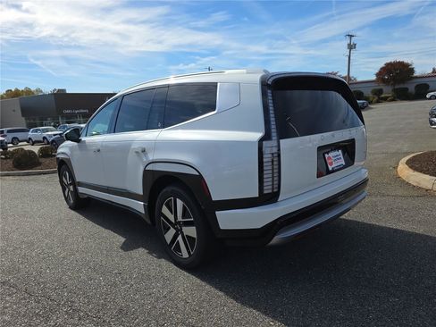 New 2026 Hyundai Ioniq 9 SEL image 8