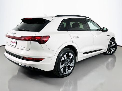 Used 2021 Audi e-tron Premium w/ Convenience Plus Package image 14