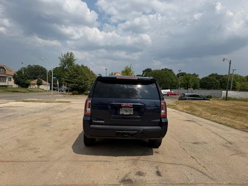 Used 2019 GMC Yukon SLT w/ HD Trailering Package AWD/4WD image 2