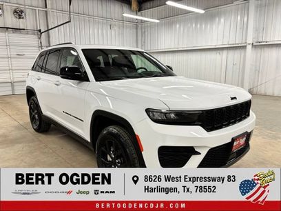 Used 2025 Jeep Grand Cherokee Altitude
