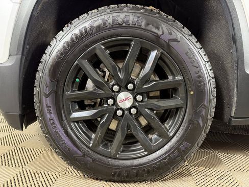 Used 2019 GMC Acadia SLT image 19