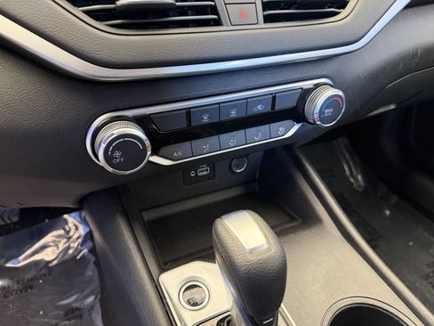 Used 2023 Nissan Altima 2.5 S FWD image 19