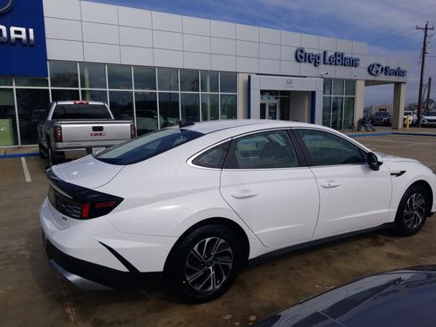 New 2026 Hyundai Sonata Blue FWD image 7