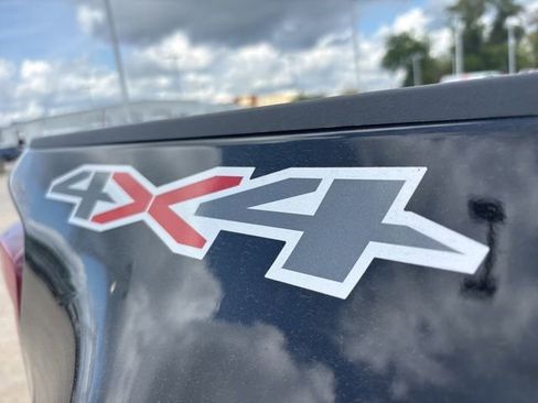 Used 2025 Chevrolet Silverado 3500 LT image 13