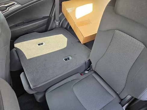 New 2026 Kia Sportage LX FWD image 18