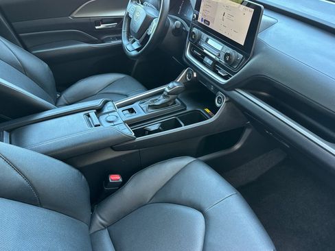 Certified 2025 Toyota Grand Highlander FWD image 21
