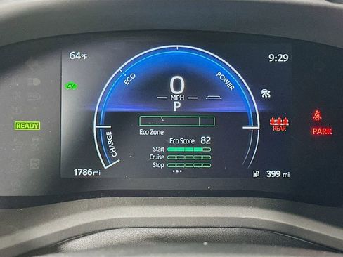 Used 2025 Toyota Camry SE image 12