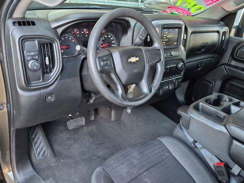 Used 2023 Chevrolet Silverado 2500 Custom w/ Custom Convenience Package RWD image 12