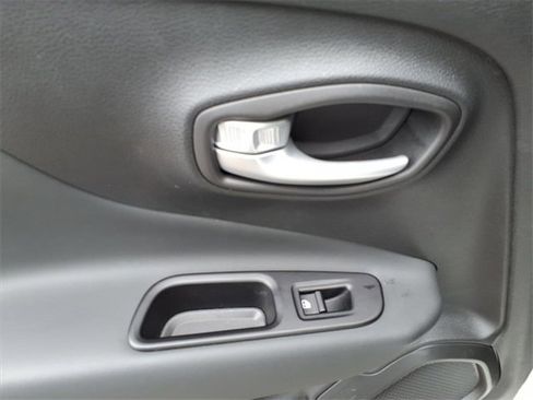 Certified 2023 Jeep Renegade Altitude w/ Convenience Group I image 15