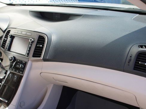 Used 2013 Toyota Venza Limited image 12