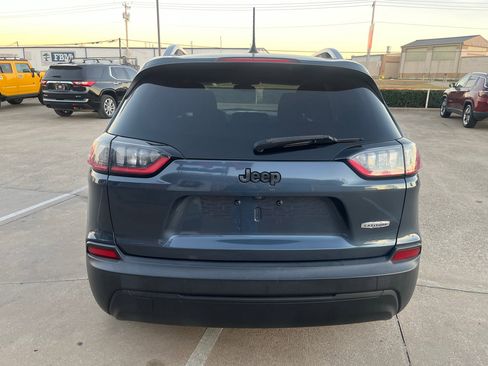 Used 2019 Jeep Cherokee Latitude w/ Popular Appearance Group image 5