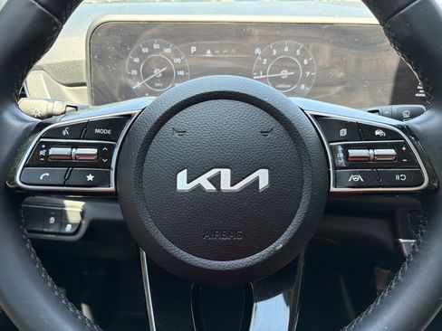Used 2024 Kia Seltos EX FWD image 13