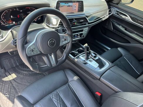 Used 2021 BMW 750i xDrive w/ Executive Package AWD/4WD image 16