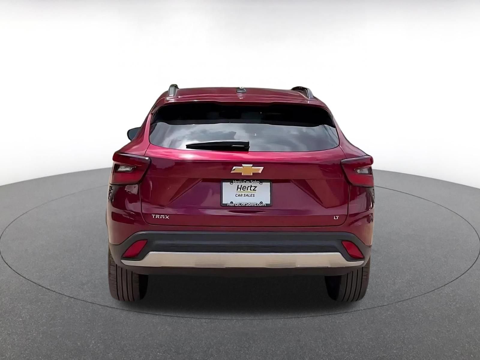 Used 2025 Chevrolet Trax LT FWD image 12