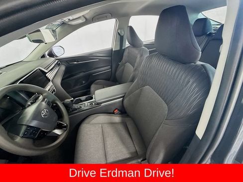 Used 2026 Toyota Camry LE FWD image 5