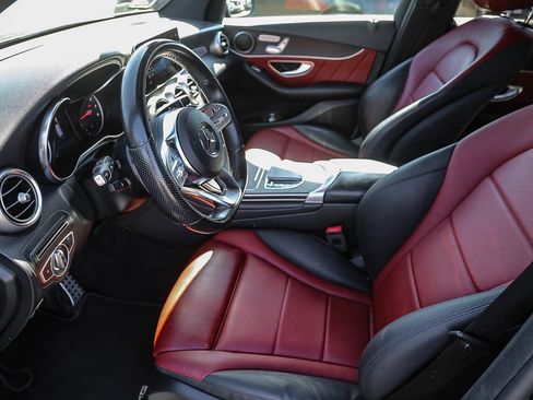 Used 2022 Mercedes-Benz GLC 300 4MATIC image 5