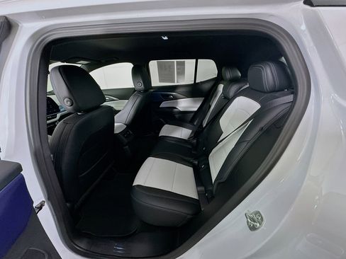 Used 2025 Chevrolet Equinox EV LT image 25