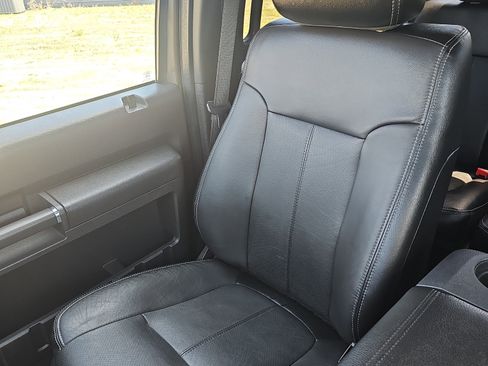 Used 2015 Ford F250 Lariat w/ Lariat Ultimate Package image 33