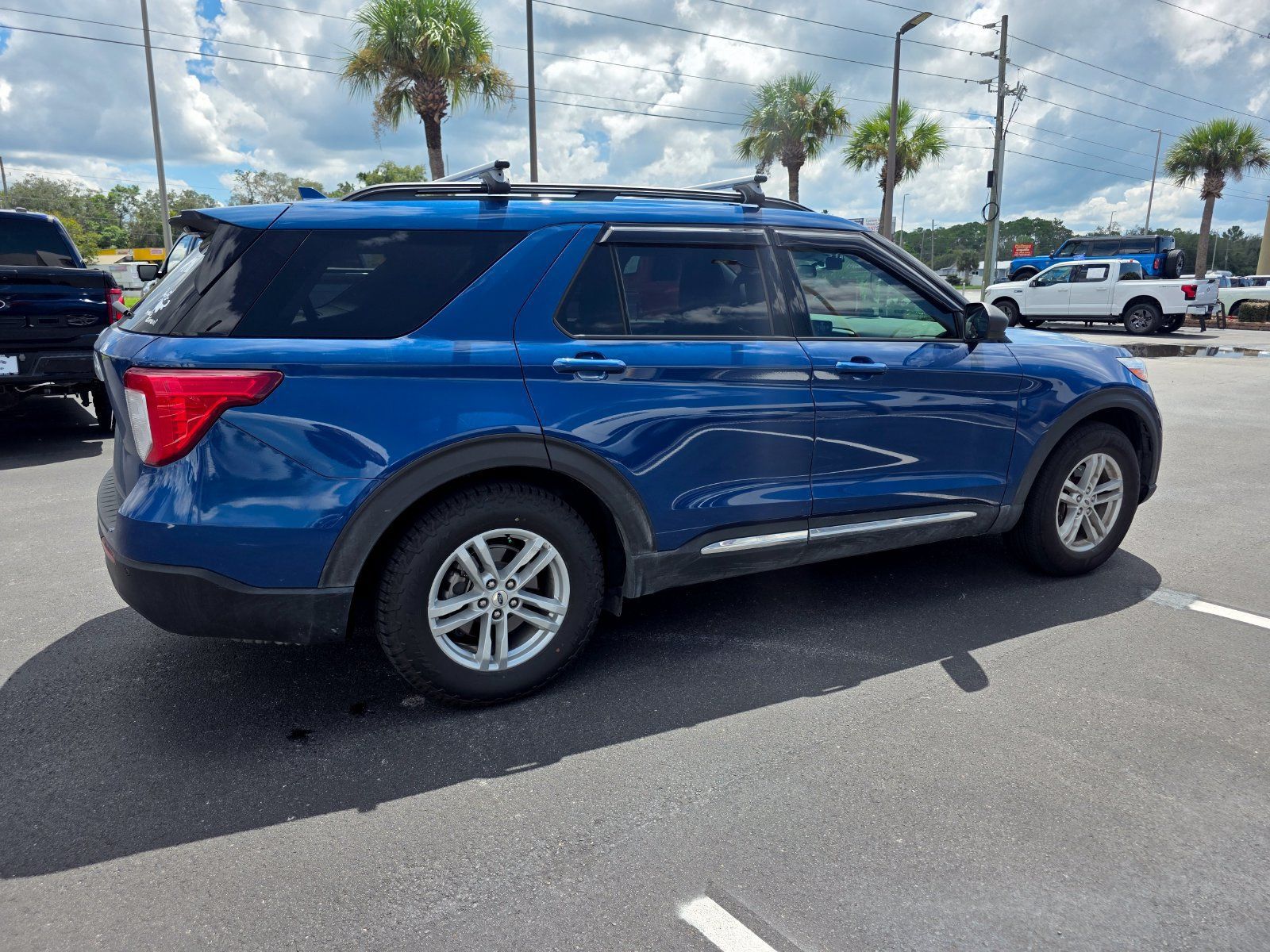 Used 2020 Ford Explorer XLT RWD image 5