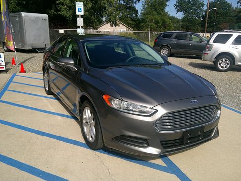Used 2013 Ford Fusion SE image 16