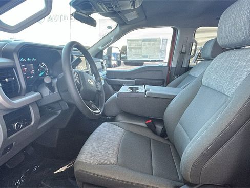New 2025 Ford F250 XLT w/ FX4 Off-Road Package image 7
