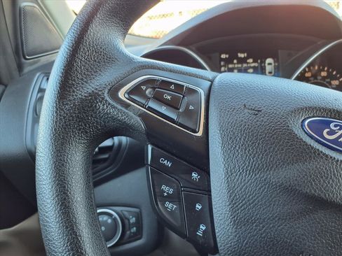 Used 2019 Ford Escape SE image 15