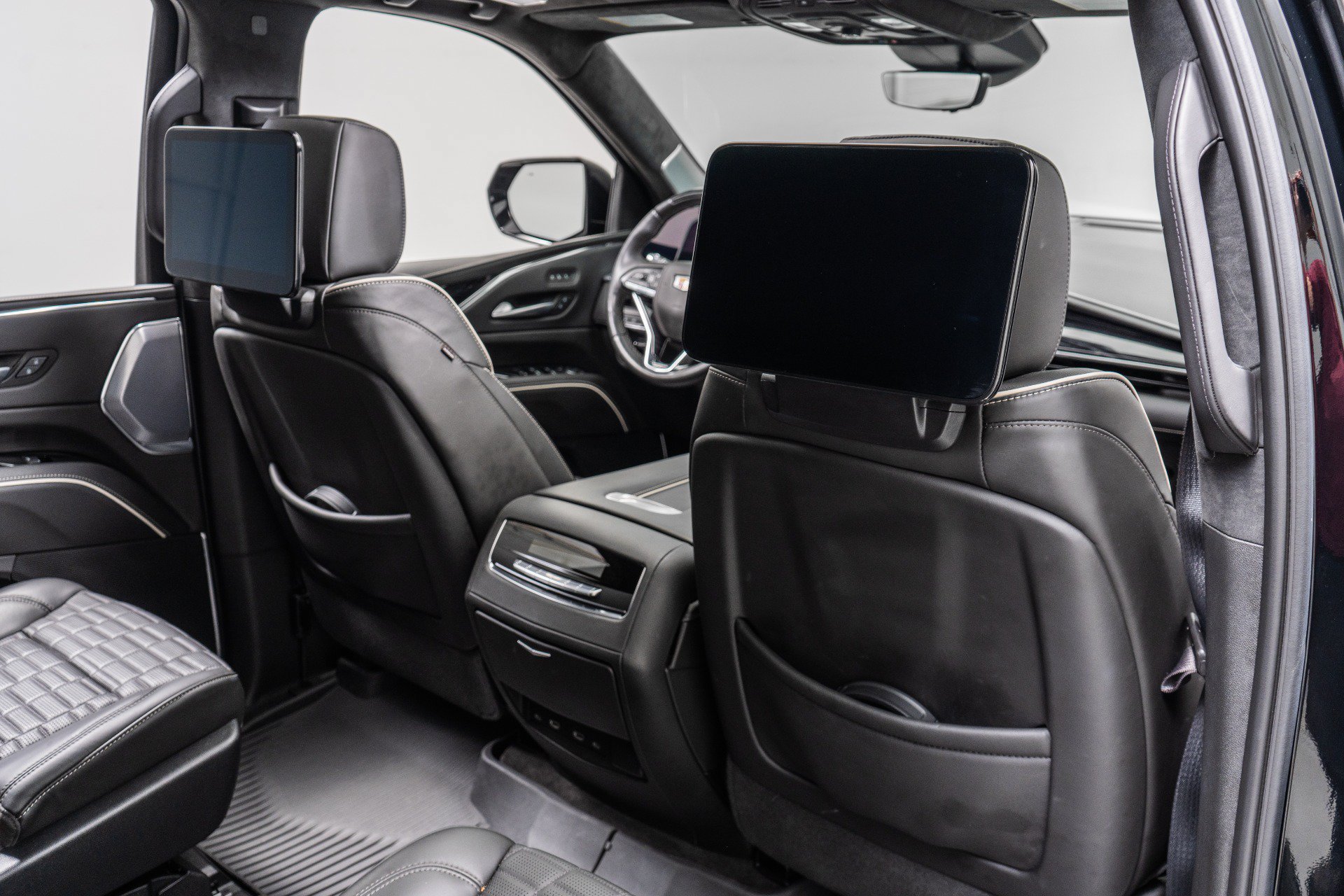 Used 2023 Cadillac Escalade ESV V AWD/4WD image 32