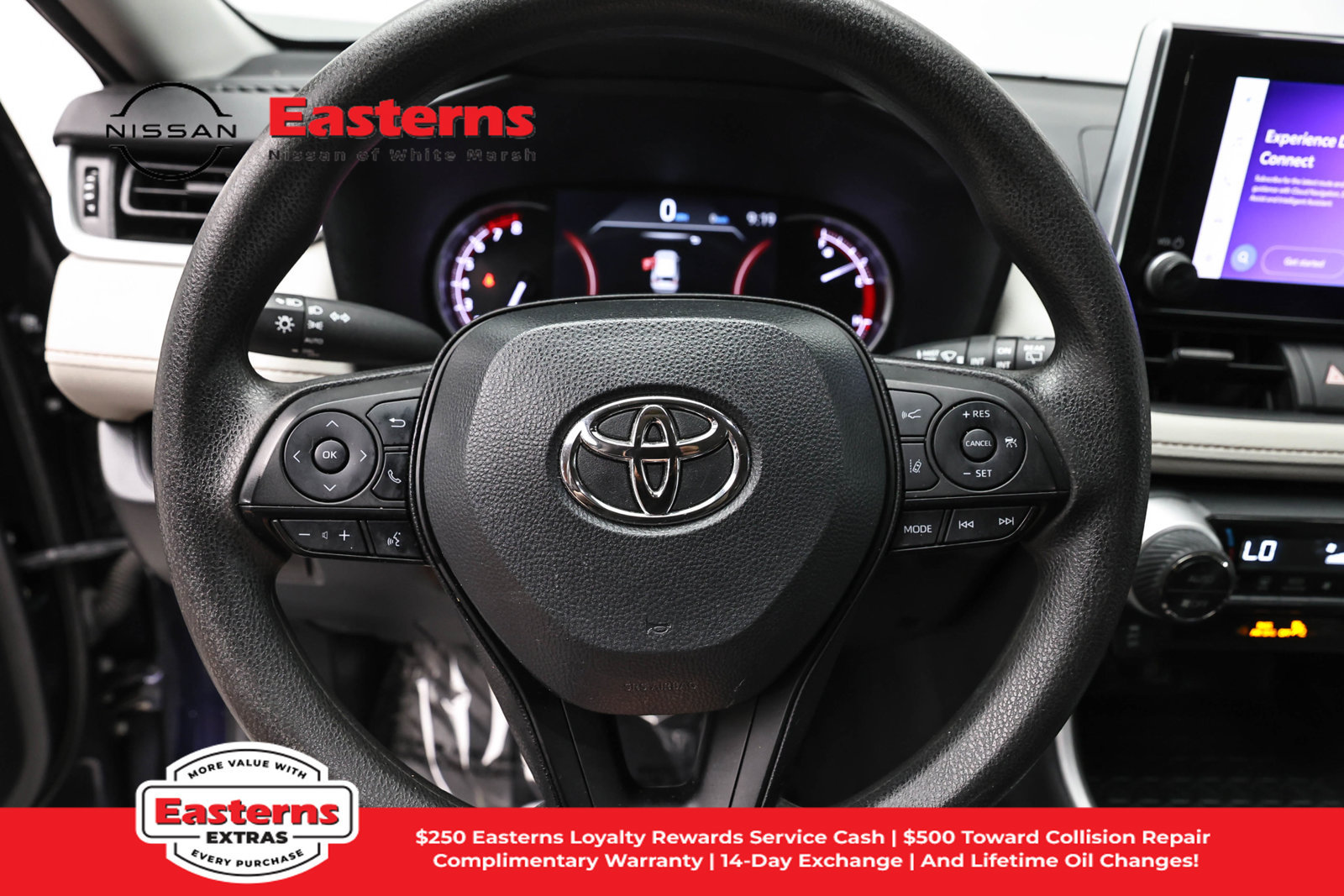 Used 2024 Toyota RAV4 XLE FWD image 12