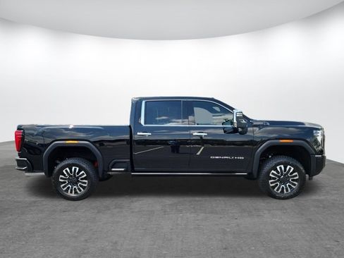 Used 2025 GMC Sierra 2500 Denali Ultimate w/ Max Trailering Package AWD/4WD image 4