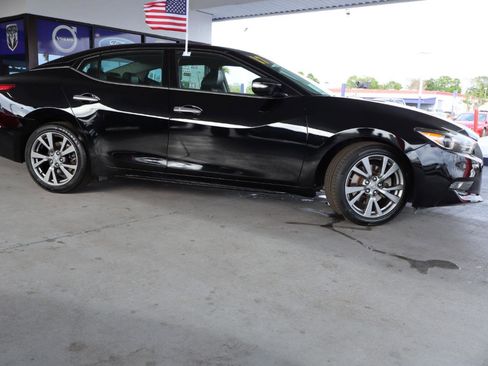 Used 2017 Nissan Maxima 3.5 SV FWD image 6