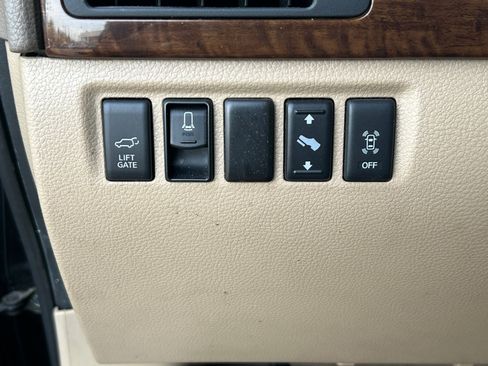 Used 2012 Nissan Armada Platinum image 25