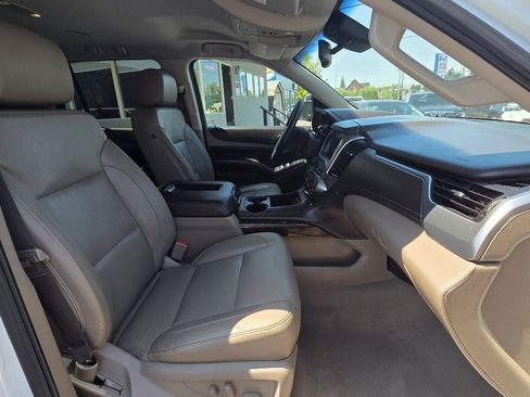 Used 2019 Chevrolet Tahoe LT w/ Luxury Package AWD/4WD image 14