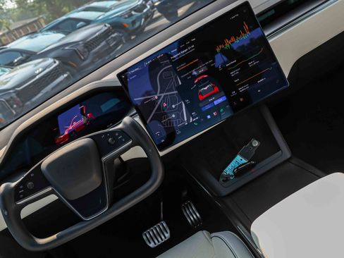 Used 2022 Tesla Model X Plaid AWD/4WD image 18