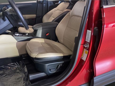 Used 2020 Ford Escape Titanium AWD/4WD image 9