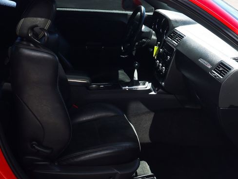 Used 2009 Dodge Challenger SRT8 image 23