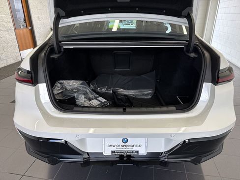 New 2026 BMW 740i xDrive image 9