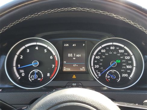 Used 2017 Volkswagen Golf R 4-Door image 25