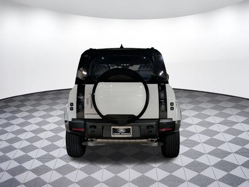 New 2026 Land Rover Defender 110 X-Dynamic SE AWD/4WD image 4