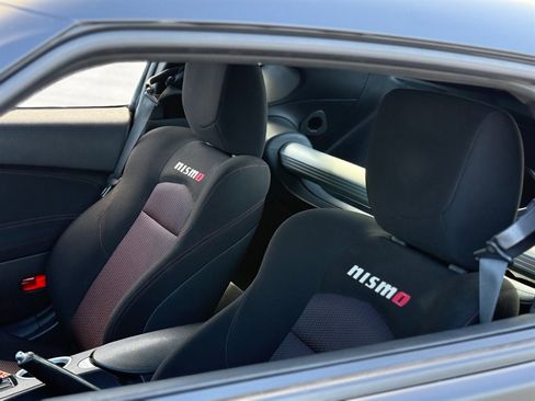 Used 2010 Nissan 370Z NISMO RWD image 11