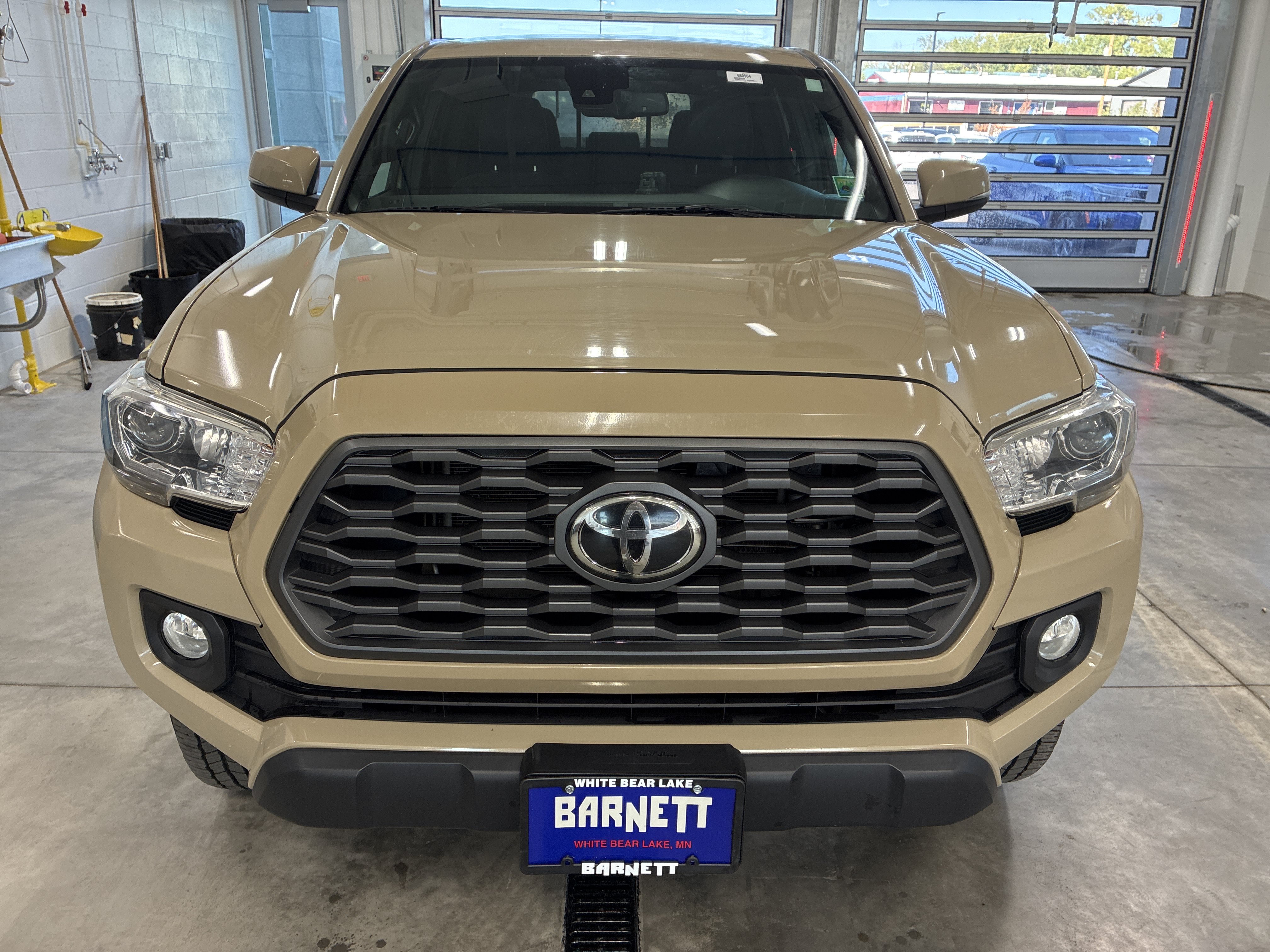 Used 2020 Toyota Tacoma TRD Off-Road w/ Technology Package AWD/4WD image 5
